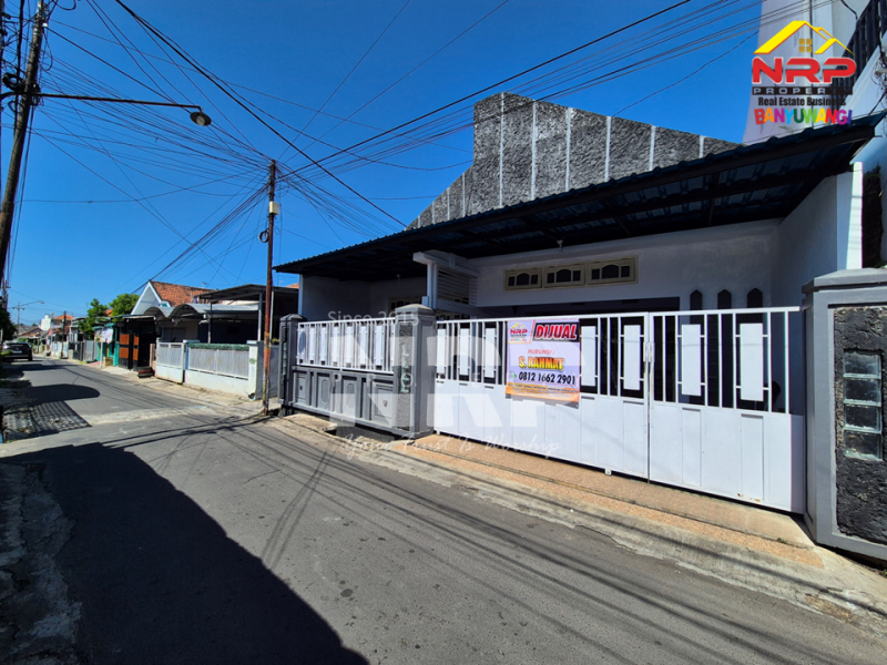 Dijual Rumah Hook Siap Huni di Pusat Kota Tukangkayu -  Banyuwangi Dijual Rumah Hook Siap Huni di Pusat Kota Tukangkayu -  Banyuwangi Dijual Rumah Hook Siap Huni di Pusat Kota Tukangkayu -&nbsp; Banyuwangi
Lokasi sangat strategis Cocok untuk Hunian, maupun homestay pusat NRP BANYUWANGI