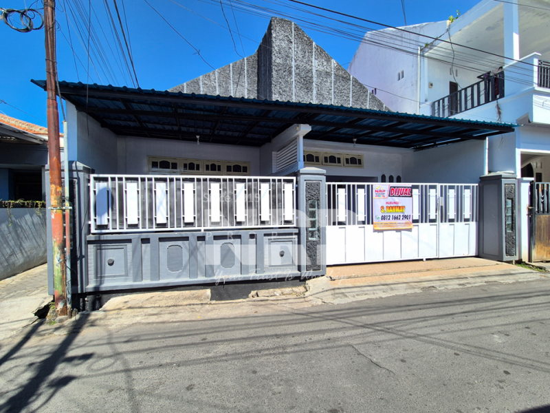 Dijual Rumah Hook Siap Huni di Pusat Kota Tukangkayu -  Banyuwangi Dijual Rumah Hook Siap Huni di Pusat Kota Tukangkayu -  Banyuwangi Dijual Rumah Hook Siap Huni di Pusat Kota Tukangkayu -&nbsp; Banyuwangi
Lokasi sangat strategis Cocok untuk Hunian, maupun homestay pusat NRP BANYUWANGI