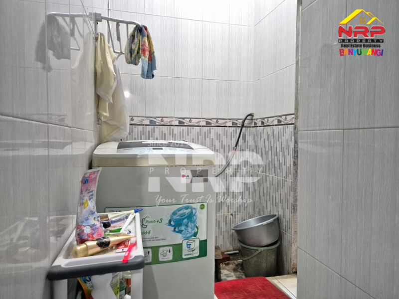Dijual Rumah Hook Siap Huni di Pusat Kota Tukangkayu -  Banyuwangi Dijual Rumah Hook Siap Huni di Pusat Kota Tukangkayu -  Banyuwangi Dijual Rumah Hook Siap Huni di Pusat Kota Tukangkayu -&nbsp; Banyuwangi
Lokasi sangat strategis Cocok untuk Hunian, maupun homestay pusat NRP BANYUWANGI