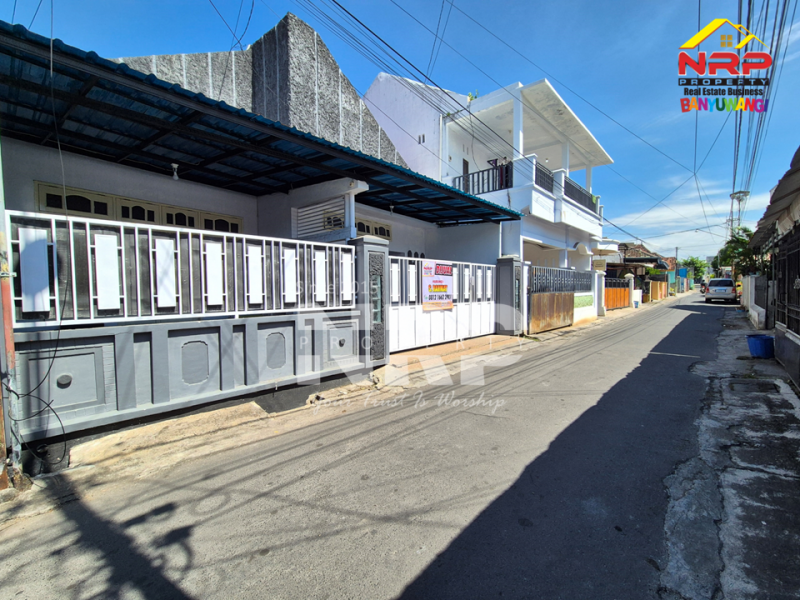 Dijual Rumah Hook Siap Huni di Pusat Kota Tukangkayu -  Banyuwangi Dijual Rumah Hook Siap Huni di Pusat Kota Tukangkayu -  Banyuwangi Dijual Rumah Hook Siap Huni di Pusat Kota Tukangkayu -&nbsp; Banyuwangi
Lokasi sangat strategis Cocok untuk Hunian, maupun homestay pusat NRP BANYUWANGI