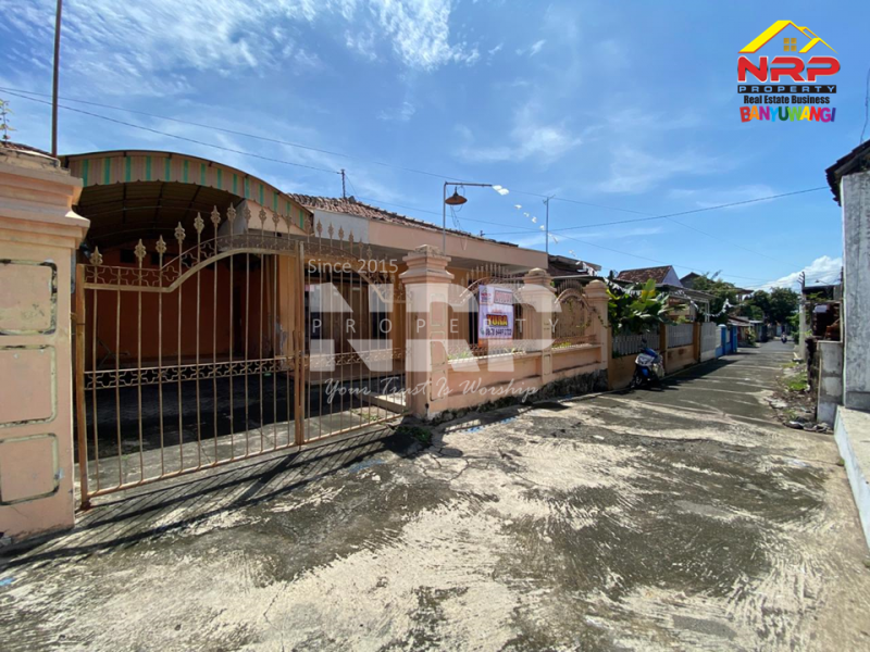Dijual Rumah Klasik 1,5 Lantai Sangat Strategis di Tamanbaru , Banyuwangi  Dijual Rumah Klasik 1,5 Lantai Sangat Strategis di Tamanbaru , Banyuwangi  Dijual Rumah Klasik 1,5 Lantai Sangat Strategis di Tamanbaru , Banyuwangi&nbsp;
Dekat dengan Fasilitas Pendidikan, Perbelanjaan dan kantor dinas NRP BANYUWANGI