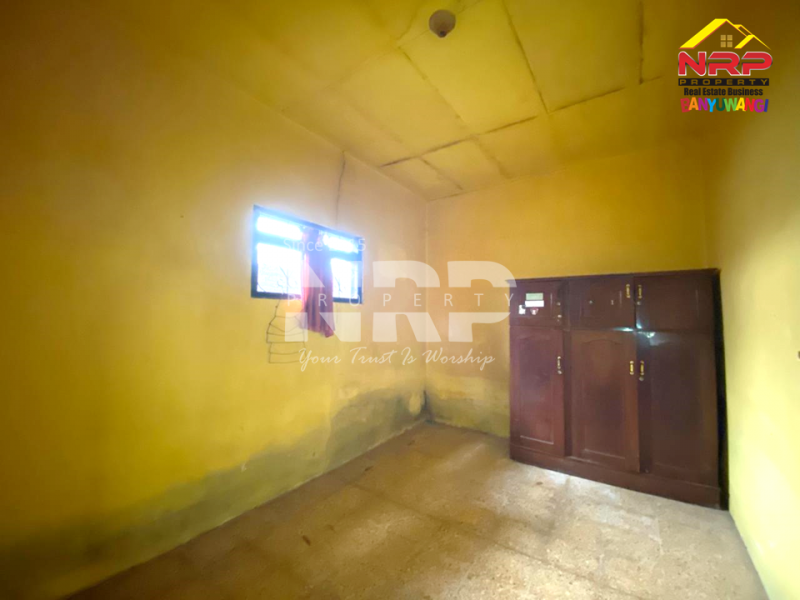 Dijual Rumah Klasik 1,5 Lantai Sangat Strategis di Tamanbaru , Banyuwangi  Dijual Rumah Klasik 1,5 Lantai Sangat Strategis di Tamanbaru , Banyuwangi  Dijual Rumah Klasik 1,5 Lantai Sangat Strategis di Tamanbaru , Banyuwangi&nbsp;
Dekat dengan Fasilitas Pendidikan, Perbelanjaan dan kantor dinas NRP BANYUWANGI