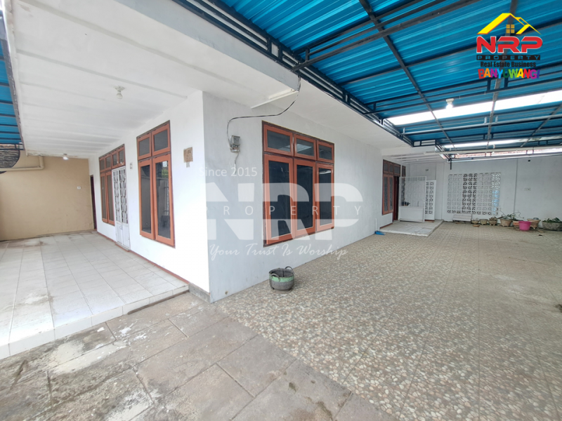 DIJUAL RUMAH KLASIK DI PENGANJURAN BANYUWANGI DIJUAL RUMAH KLASIK DI PENGANJURAN BANYUWANGI DIJUAL RUMAH KLASIK DI PENGANJURAN BANYUWANGI
Rumah bergaya klasik tengah kota, berada di kawasan tenang dan nyaman di pusat Banyuwangi.
Cocok untuk hunian NRP BANYUWANGI