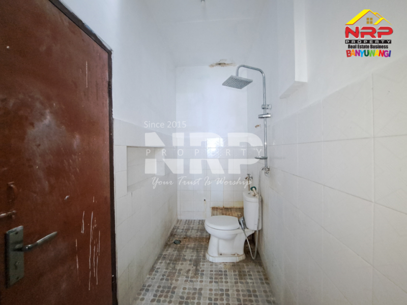 DIJUAL RUMAH KLASIK DI PENGANJURAN BANYUWANGI DIJUAL RUMAH KLASIK DI PENGANJURAN BANYUWANGI DIJUAL RUMAH KLASIK DI PENGANJURAN BANYUWANGI
Rumah bergaya klasik tengah kota, berada di kawasan tenang dan nyaman di pusat Banyuwangi.
Cocok untuk hunian NRP BANYUWANGI