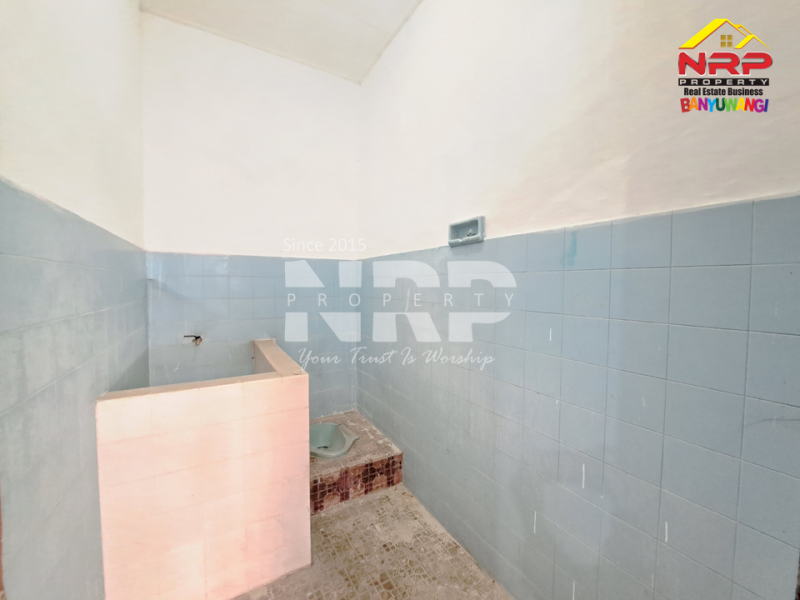 DIJUAL RUMAH KLASIK DI PENGANJURAN BANYUWANGI DIJUAL RUMAH KLASIK DI PENGANJURAN BANYUWANGI DIJUAL RUMAH KLASIK DI PENGANJURAN BANYUWANGI
Rumah bergaya klasik tengah kota, berada di kawasan tenang dan nyaman di pusat Banyuwangi.
Cocok untuk hunian NRP BANYUWANGI