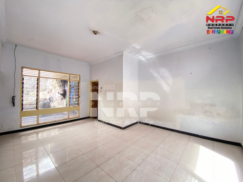 Dijual Rumah Klasik di Singotrunan Banyuwangi.  Dijual Rumah Klasik di Singotrunan Banyuwangi.  Dijual Rumah Klasik di Singotrunan Banyuwangi.&nbsp;
Dekat dengan fasilitas pendidikan dan perkantoran, Akses Jl. Sangat Lebar&nbsp;
Cocok untuk passive NRP BANYUWANGI