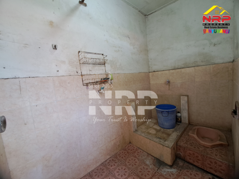 Dijual Rumah Klasik di Tamanbaru - Banyuwangi  Dijual Rumah Klasik di Tamanbaru - Banyuwangi  Dijual Rumah Klasik di Tamanbaru - Banyuwangi&nbsp;
Lokasi Sangat Prospek untuk usaha, kantor, ruang usaha, rumah hunian atau homestay.&nbsp;
Dekat dengan NRP BANYUWANGI