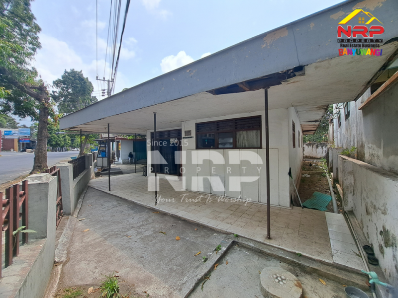 Dijual Rumah Klasik di Tamanbaru - Banyuwangi  Dijual Rumah Klasik di Tamanbaru - Banyuwangi  Dijual Rumah Klasik di Tamanbaru - Banyuwangi&nbsp;
Lokasi Sangat Prospek untuk usaha, kantor, ruang usaha, rumah hunian atau homestay.&nbsp;
Dekat dengan NRP BANYUWANGI