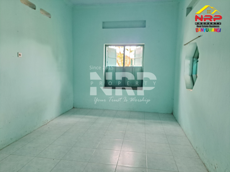 Dijual Rumah Klasik di tepi Jl. Kedayunan- Banyuwangi  Dijual Rumah Klasik di tepi Jl. Kedayunan- Banyuwangi  Dijual Rumah Klasik di tepi Jl. Kedayunan- Banyuwangi&nbsp;
Dekat dengan RTH Kedayunan , Dekat dengan Banyuwangi Theme Park dan Kawasan Perhotelan NRP BANYUWANGI