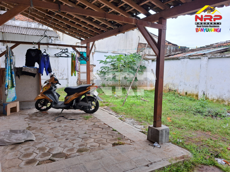 Dijual Rumah Klasik di tepi Jl. Kedayunan- Banyuwangi  Dijual Rumah Klasik di tepi Jl. Kedayunan- Banyuwangi  Dijual Rumah Klasik di tepi Jl. Kedayunan- Banyuwangi&nbsp;
Dekat dengan RTH Kedayunan , Dekat dengan Banyuwangi Theme Park dan Kawasan Perhotelan NRP BANYUWANGI