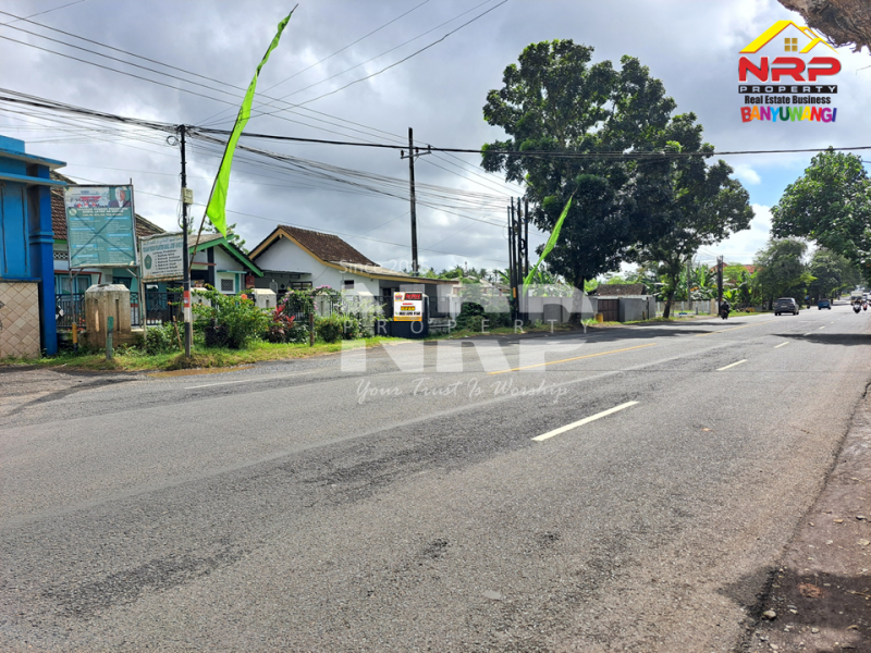 Dijual Rumah Klasik di tepi Jl. Kedayunan- Banyuwangi  Dijual Rumah Klasik di tepi Jl. Kedayunan- Banyuwangi  Dijual Rumah Klasik di tepi Jl. Kedayunan- Banyuwangi&nbsp;
Dekat dengan RTH Kedayunan , Dekat dengan Banyuwangi Theme Park dan Kawasan Perhotelan NRP BANYUWANGI