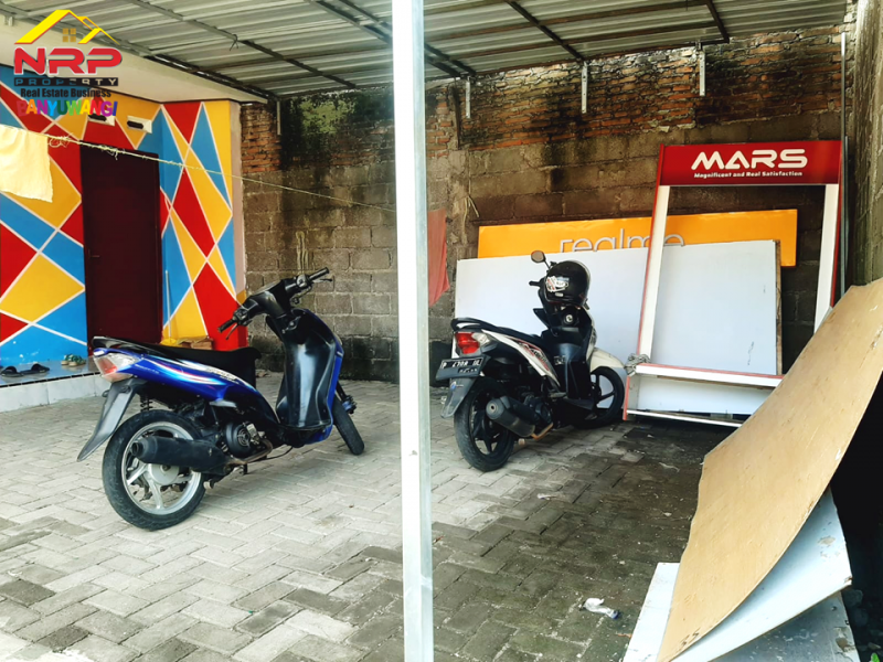Dijual Rumah Kos 10 Kamar di Jl.KH Hasyim Asyari, Rogojampi - Banyuwangi Dijual Rumah Kos 10 Kamar di Jl.KH Hasyim Asyari, Rogojampi - Banyuwangi Dijual Rumah Kos 10 Kamar di Jl.KH Hasyim Asyari, Rogojampi - Banyuwangi
Sangat Cocok Untuk Ivestasi, Dekat Fasilitas Pendidikan dan Pusat NRP BANYUWANGI