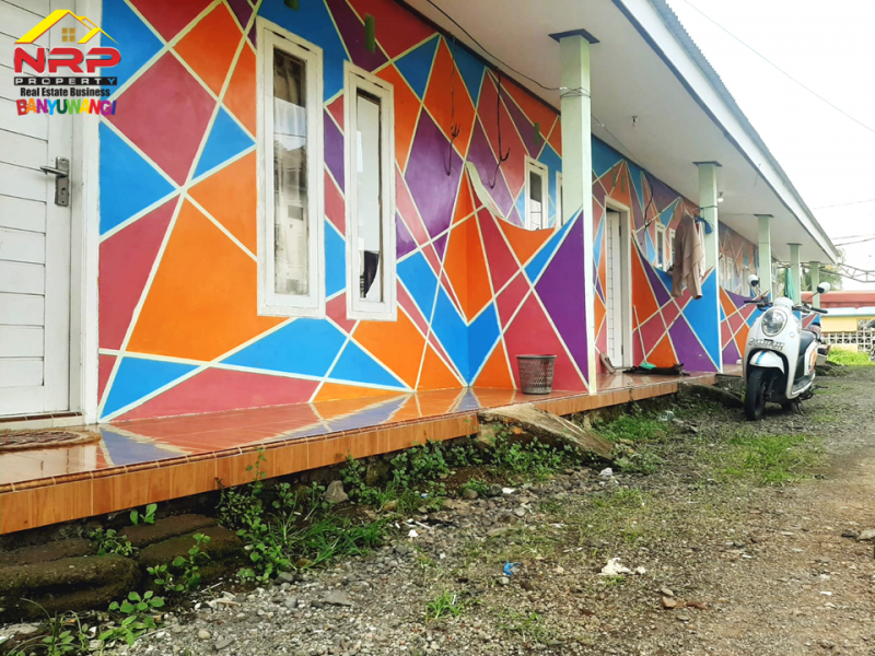 Dijual Rumah Kos 10 Kamar di Jl.KH Hasyim Asyari, Rogojampi - Banyuwangi Dijual Rumah Kos 10 Kamar di Jl.KH Hasyim Asyari, Rogojampi - Banyuwangi Dijual Rumah Kos 10 Kamar di Jl.KH Hasyim Asyari, Rogojampi - Banyuwangi
Sangat Cocok Untuk Ivestasi, Dekat Fasilitas Pendidikan dan Pusat NRP BANYUWANGI