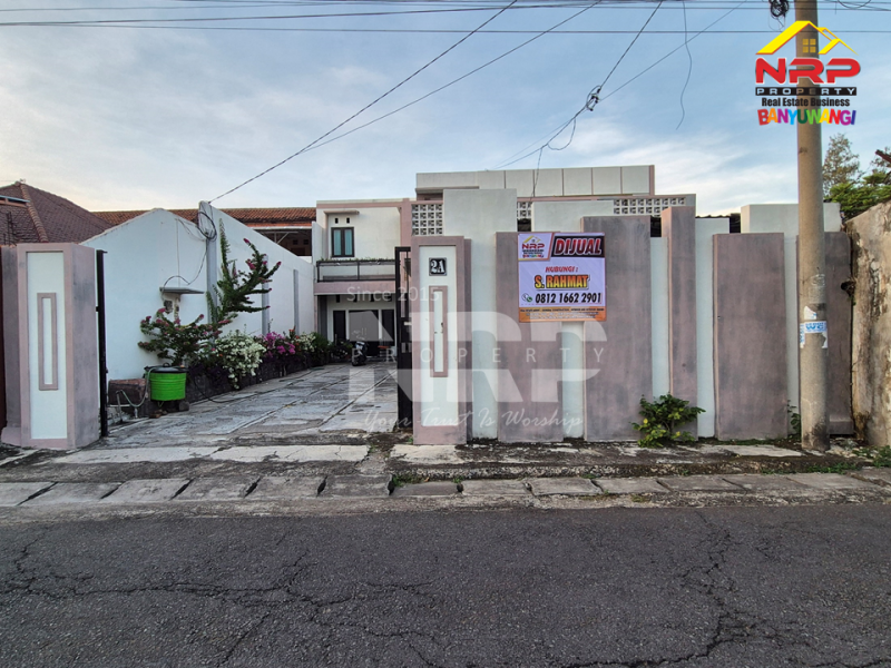 Dijual Rumah Kos Aktif dan Produktif Full Furniture di Tamanbaru - Banyuwangi  Dijual Rumah Kos Aktif dan Produktif Full Furniture di Tamanbaru - Banyuwangi  Dijual Rumah Kos Aktif dan Produktif Full Furniture di Tamanbaru - Banyuwangi&nbsp;
Terletak dikawasan sentra bisnis dan kuliner, pendidikan, dan kantor NRP BANYUWANGI