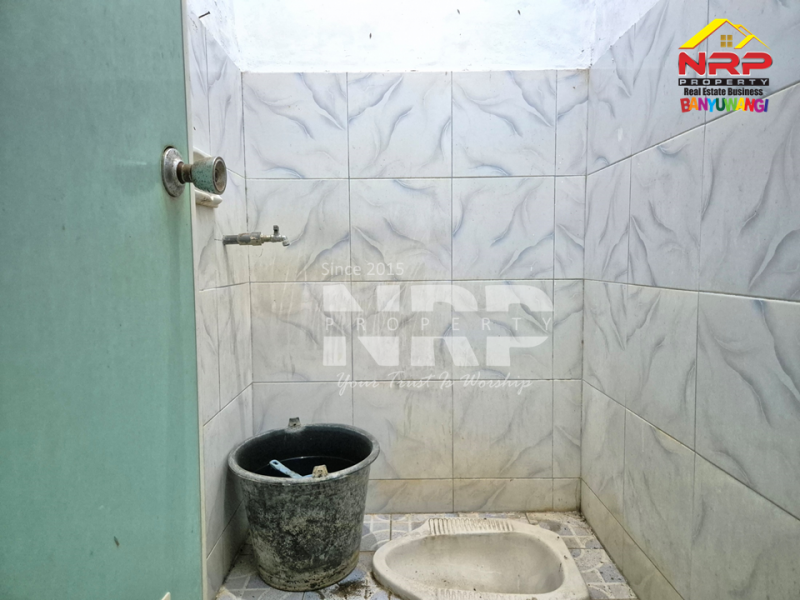 Dijual Rumah Kos Produktif di Kebalenan - Banyuwangi Dijual rumah kos  produktif murah 1 milyaran Banyuwangi Kota Dijual Rumah Kos Produktif di Kebalenan - Banyuwangi&nbsp;
Dekat dengan Kampus, Perbelanjaan, Kantor-kantor pemerintahan.
Occupansi 80% NRP BANYUWANGI