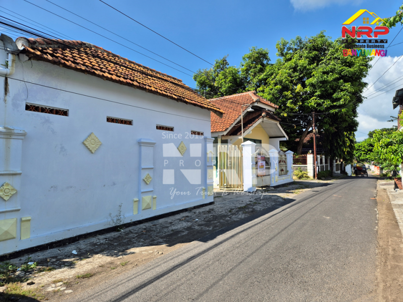 Dijual Rumah Kos Produktif di Kebalenan - Banyuwangi Dijual rumah kos  produktif murah 1 milyaran Banyuwangi Kota Dijual Rumah Kos Produktif di Kebalenan - Banyuwangi&nbsp;
Dekat dengan Kampus, Perbelanjaan, Kantor-kantor pemerintahan.
Occupansi 80% NRP BANYUWANGI