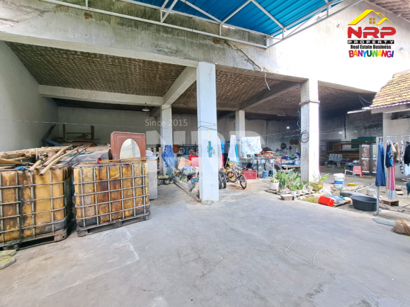 Dijual Rumah Luas 500 Meter dari Jl. Utama Rogojampi- Banyuwangi   Dijual Rumah Luas 500 Meter dari Jl. Utama Rogojampi- Banyuwangi   Dijual Rumah Luas 500 Meter dari Jl. Utama Rogojampi- Banyuwangi&nbsp;&nbsp;
Cocok untuk hunian atau ruang usaha.&nbsp; Dekat dengan Pusat Pendidikan dan NRP BANYUWANGI