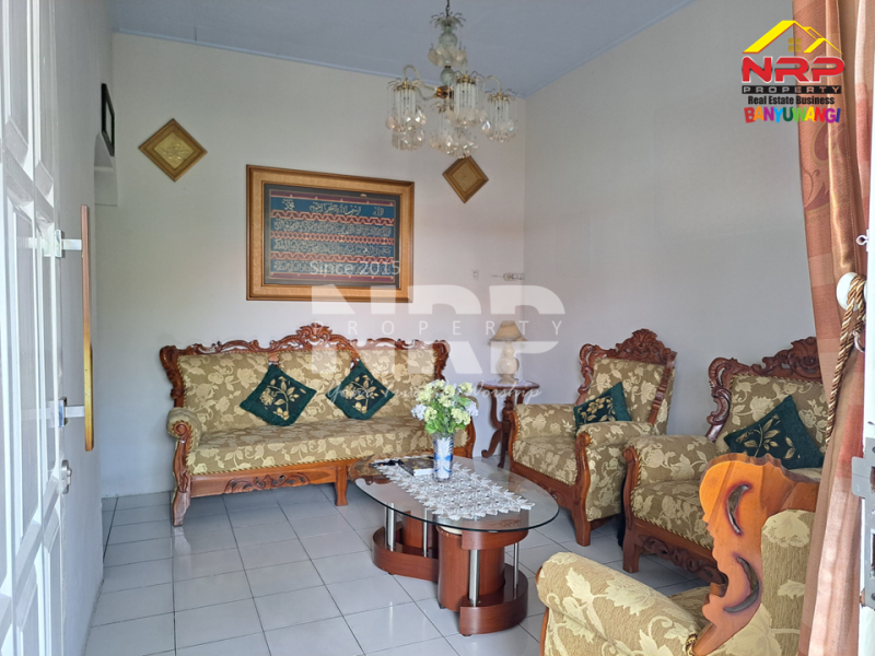 Dijual Rumah luas di belakang Santika Banyuwangi ini siap jadi hunian impianmu. Dijual Rumah luas di belakang Santika Banyuwangi ini siap jadi hunian impianmu. Rasakan nuansa klasik yang menenangkan ?
Rumah luas di belakang Santika Banyuwangi ini siap jadi hunian impianmu.
Akses mudah ke pusat kota, suasana tenang, NRP BANYUWANGI