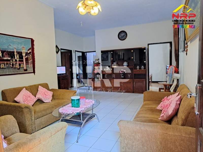 Dijual Rumah luas di belakang Santika Banyuwangi ini siap jadi hunian impianmu. Dijual Rumah luas di belakang Santika Banyuwangi ini siap jadi hunian impianmu. Rasakan nuansa klasik yang menenangkan ?
Rumah luas di belakang Santika Banyuwangi ini siap jadi hunian impianmu.
Akses mudah ke pusat kota, suasana tenang, NRP BANYUWANGI