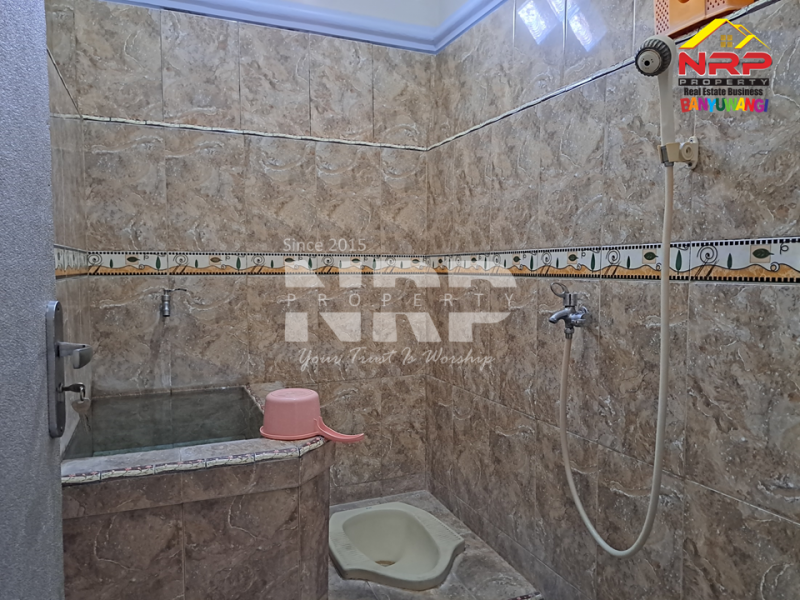 Dijual Rumah luas di belakang Santika Banyuwangi ini siap jadi hunian impianmu. Dijual Rumah luas di belakang Santika Banyuwangi ini siap jadi hunian impianmu. Rasakan nuansa klasik yang menenangkan ?
Rumah luas di belakang Santika Banyuwangi ini siap jadi hunian impianmu.
Akses mudah ke pusat kota, suasana tenang, NRP BANYUWANGI