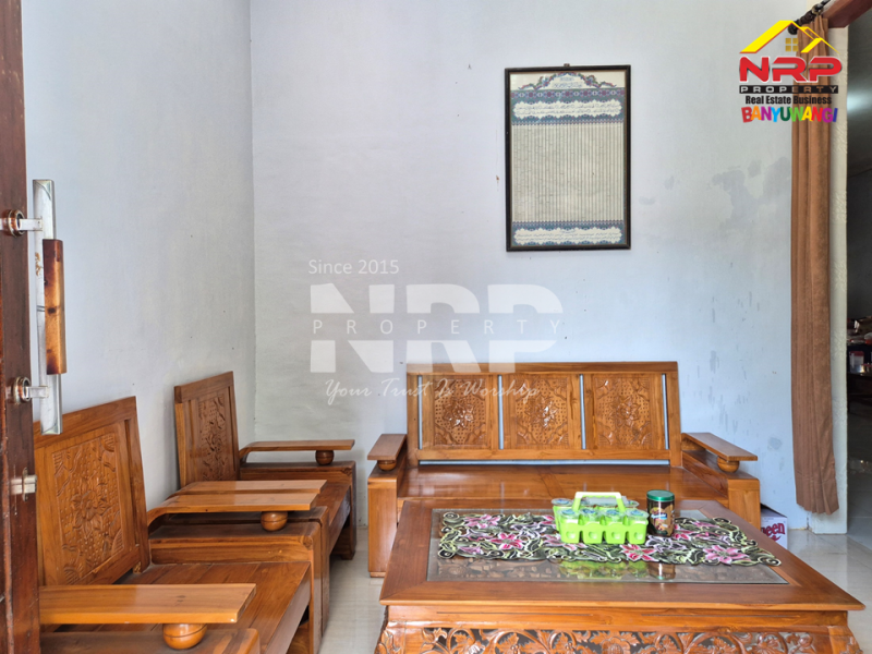 Dijual rumah luas di Kepatihan Banyuwangi Kota  Dijual rumah luas di Kepatihan Banyuwangi Kota  Meski di dalam gang, tapi jangan salah &mdash; lokasinya tetap di jantung kota Banyuwangi!
Cocok buat kamu yang ingin suasana tenang tanpa jauh dari pusat NRP BANYUWANGI