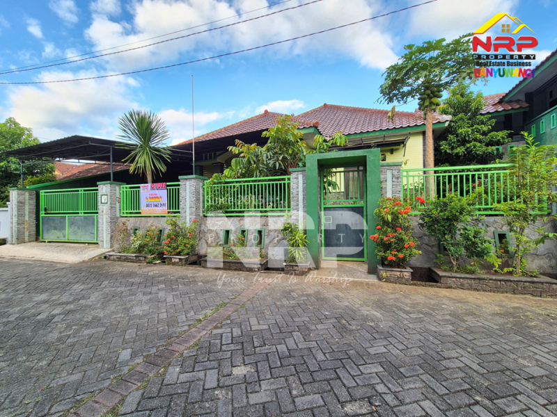 Dijual Rumah Luas, Harga Menarik di Agus Salim -  Banyuwangi Dijual rumah luas murah di Tamanbaru Banyuwangi  Dijual Rumah Luas, Harga Menarik di Agus Salim -&nbsp; Banyuwangi
Ideal untuk investasi rumah kos atau keluarga yang butuh ruang ekstra&nbsp;
Lingkungan NRP BANYUWANGI
