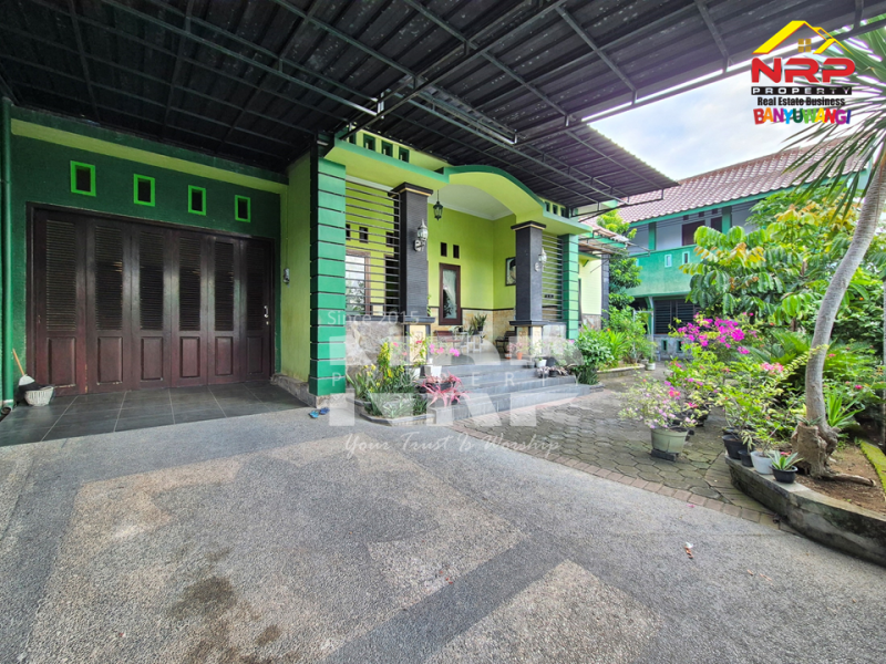 Dijual Rumah Luas, Harga Menarik di Agus Salim -  Banyuwangi Dijual rumah luas murah di Tamanbaru Banyuwangi  Dijual Rumah Luas, Harga Menarik di Agus Salim -&nbsp; Banyuwangi
Ideal untuk investasi rumah kos atau keluarga yang butuh ruang ekstra&nbsp;
Lingkungan NRP BANYUWANGI