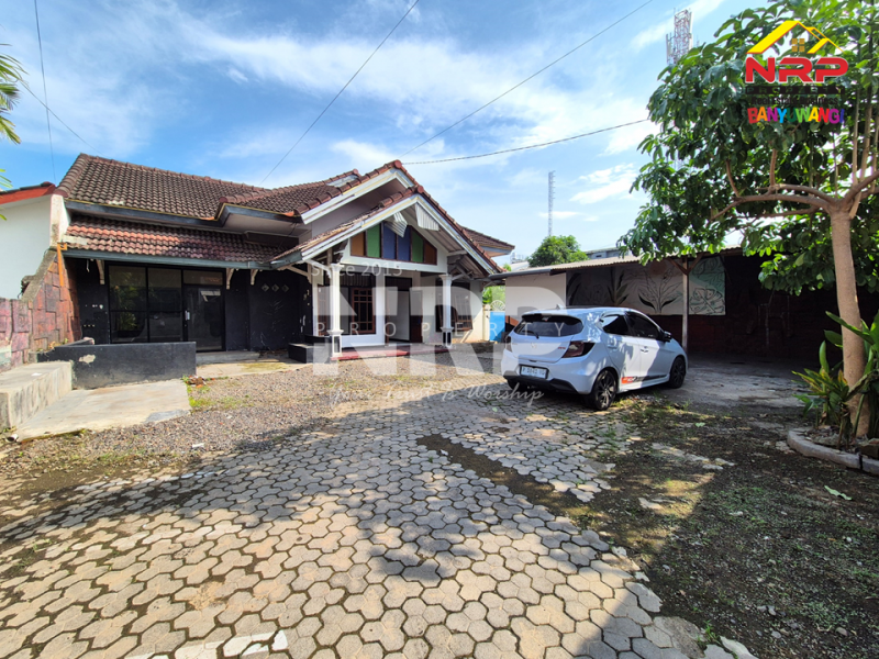 Dijual Rumah Luas Pusat Kota di JL. Adi Sucipto - Banyuwangi Dijual Rumah Luas Pusat Kota di JL. Adi Sucipto - Banyuwangi Dijual Rumah Luas Pusat Kota di JL. Adi Sucipto - Banyuwangi
Lokasi terletak di Ruas Jalan Utama Kota Banyuwangi
Lingkungan Kantor Dinas Pemerintahan, NRP BANYUWANGI