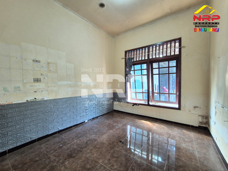 Dijual Rumah Luas Pusat Kota di JL. Adi Sucipto - Banyuwangi Dijual Rumah Luas Pusat Kota di JL. Adi Sucipto - Banyuwangi Dijual Rumah Luas Pusat Kota di JL. Adi Sucipto - Banyuwangi
Lokasi terletak di Ruas Jalan Utama Kota Banyuwangi
Lingkungan Kantor Dinas Pemerintahan, NRP BANYUWANGI