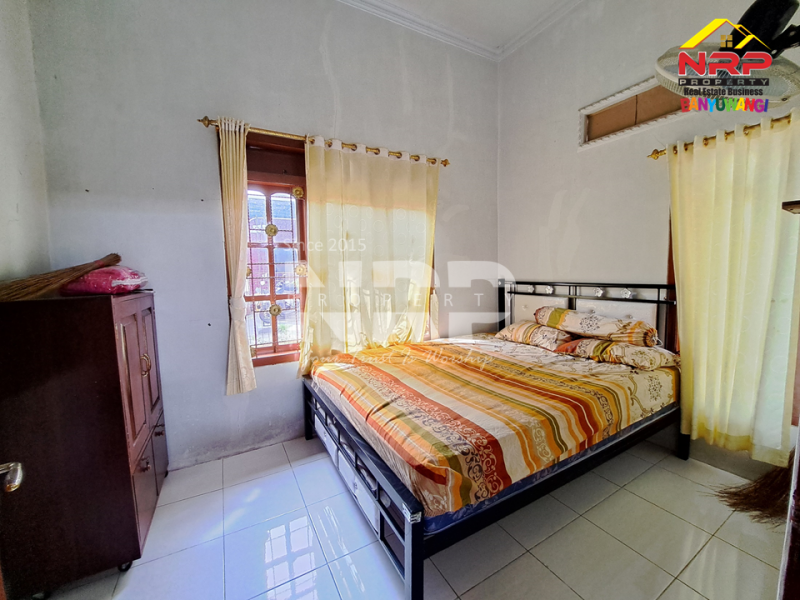 DIJUAL RUMAH LUAS TAMANBARU, BANYUWANGI KOTA DIJUAL RUMAH LUAS TAMANBARU, BANYUWANGI KOTA DIJUAL RUMAH &ndash; TAMANBARU, BANYUWANGI ????
Hunian nyaman di kawasan strategis kota Banyuwangi.
Lingkungan tenang, aman, dan bebas banjir.
Akses mudah NRP BANYUWANGI