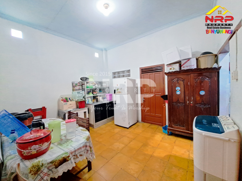 DIJUAL RUMAH LUAS TAMANBARU, BANYUWANGI KOTA DIJUAL RUMAH LUAS TAMANBARU, BANYUWANGI KOTA DIJUAL RUMAH &ndash; TAMANBARU, BANYUWANGI ????
Hunian nyaman di kawasan strategis kota Banyuwangi.
Lingkungan tenang, aman, dan bebas banjir.
Akses mudah NRP BANYUWANGI
