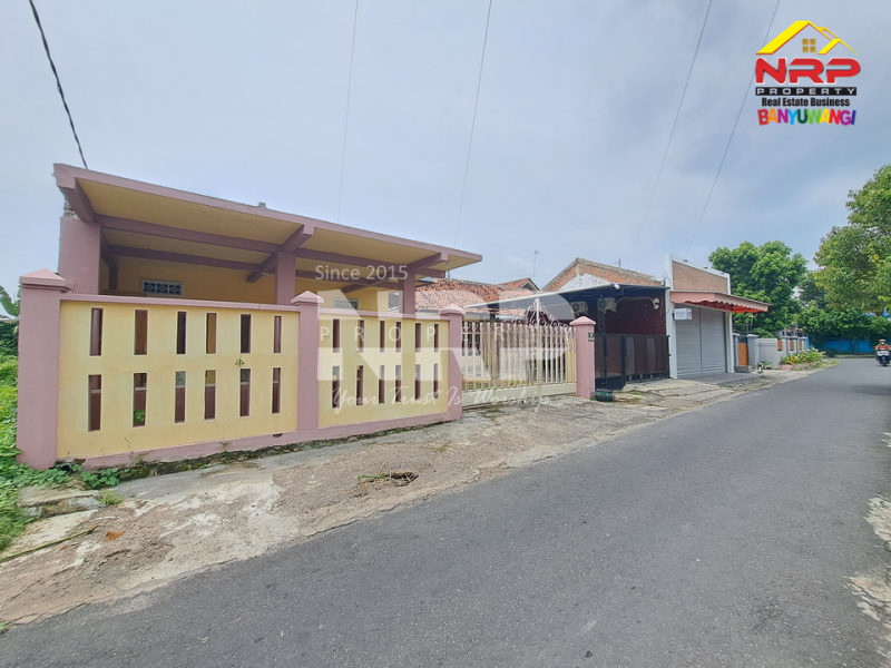 DIJUAL RUMAH LUAS TAMANBARU, BANYUWANGI KOTA DIJUAL RUMAH LUAS TAMANBARU, BANYUWANGI KOTA DIJUAL RUMAH &ndash; TAMANBARU, BANYUWANGI ????
Hunian nyaman di kawasan strategis kota Banyuwangi.
Lingkungan tenang, aman, dan bebas banjir.
Akses mudah NRP BANYUWANGI