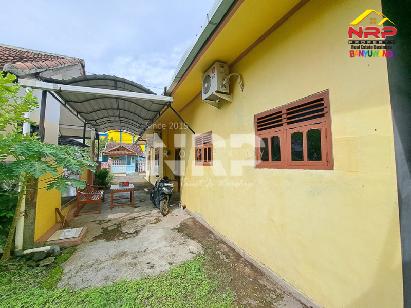 DIJUAL RUMAH LUAS TAMANBARU, BANYUWANGI KOTA DIJUAL RUMAH LUAS TAMANBARU, BANYUWANGI KOTA DIJUAL RUMAH &ndash; TAMANBARU, BANYUWANGI ????
Hunian nyaman di kawasan strategis kota Banyuwangi.
Lingkungan tenang, aman, dan bebas banjir.
Akses mudah NRP BANYUWANGI