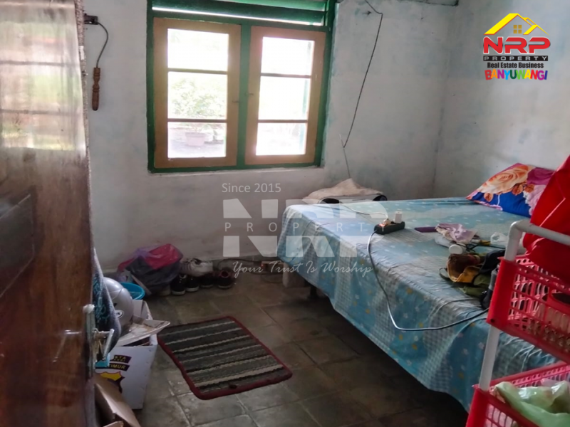 Dijual Rumah Luas tepi Jl. Hidayah Siliragung - Banyuwangi Dijual Rumah Luas tepi Jl. Hidayah Siliragung - Banyuwangi Dijual Rumah Luas tepi Jl. Hidayah Siliragung - Banyuwangi
Rumah luas dan clasic dekat dengan Kantor Kecamatan Siliragung Banyuwangi&nbsp;

Luas Tanah : NRP BANYUWANGI