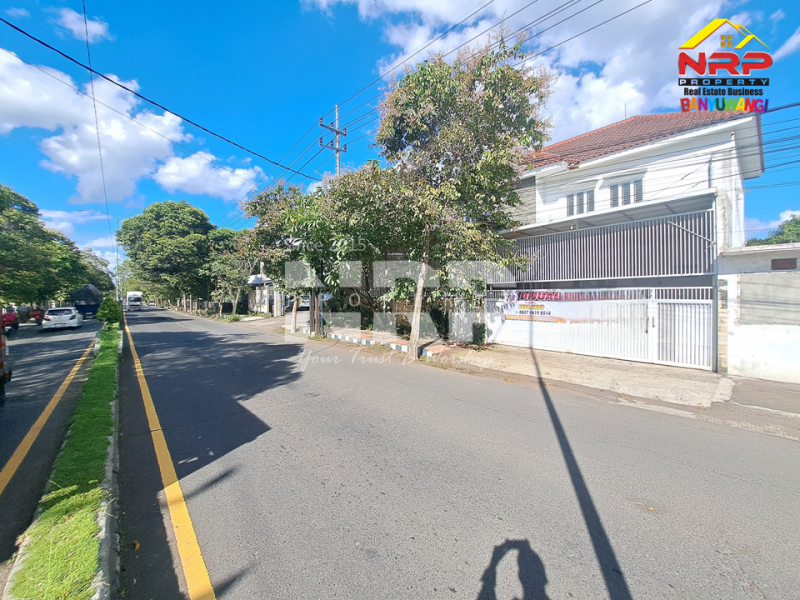 Dijual Rumah Megah 2 Lantai di Tepi Jl. Gajah Mada - Banyuwangi Dijual Rumah Megah 2 Lantai di Tepi Jl. Gajah Mada - Banyuwangi Dijual Rumah Megah 2 Lantai di Tepi Jl. Gajah Mada - Banyuwangi
Lokasi sangat strategis, terletak di pusat kota dan dekat dengan berbagai Fasilitas NRP BANYUWANGI