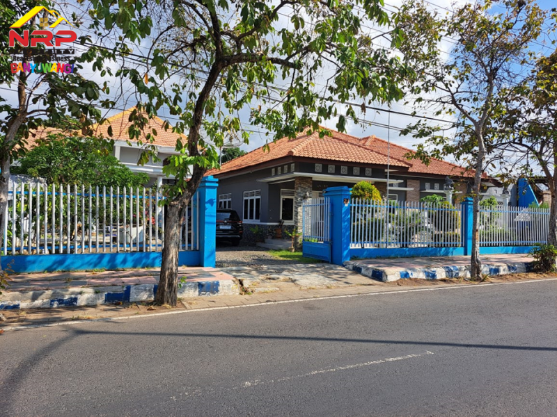 Dijual Rumah Megah 2 Lantai di Tepi Jl. Gajah Mada - Banyuwangi Dijual Rumah Megah 2 Lantai di Tepi Jl. Gajah Mada - Banyuwangi Dijual Rumah Megah 2 Lantai di Tepi Jl. Gajah Mada - Banyuwangi
Lokasi sangat strategis, terletak di pusat kota dan dekat dengan berbagai Fasilitas NRP BANYUWANGI