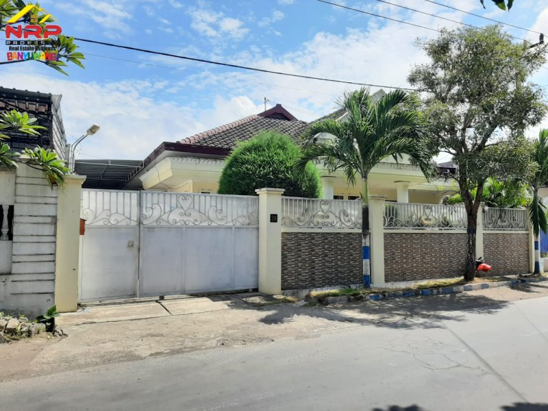 Dijual Rumah Megah siap Huni di Jl. Ikan Gurami, Karangrejo - Banyuwangi Dijual Rumah Megah siap Huni di Jl. Ikan Gurami, Karangrejo - Banyuwangi Dijual Rumah Megah siap Huni di Jl. Ikan Gurami, Karangrejo - Banyuwangi
Hunian strategis di Kota Banyuwangi sangat cocok untuk Hunian dan Usaha Home NRP BANYUWANGI