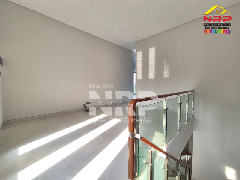Dijual Rumah Mewah dan Baru di Kebalenan - Banyuwangi  Dijual Rumah Mewah dan Baru di Kebalenan - Banyuwangi  Dijual Rumah Mewah dan Baru di Kebalenan - Banyuwangi&nbsp;
Rumah mewah dengan desain modern, tampilan elegan, dan privasi yang lebih terjaga.
Rumah ini bisa NRP BANYUWANGI