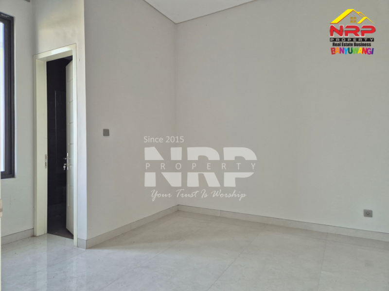 Dijual Rumah Mewah dan Baru di Kebalenan - Banyuwangi  Dijual Rumah Mewah dan Baru di Kebalenan - Banyuwangi  Dijual Rumah Mewah dan Baru di Kebalenan - Banyuwangi&nbsp;
Rumah mewah dengan desain modern, tampilan elegan, dan privasi yang lebih terjaga.
Rumah ini bisa NRP BANYUWANGI
