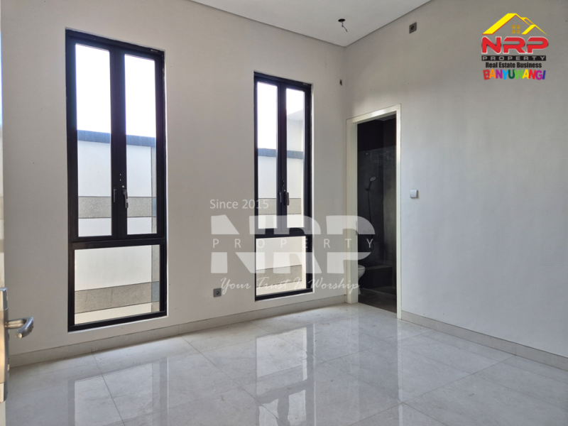 Dijual Rumah Mewah dan Baru di Kebalenan - Banyuwangi  Dijual Rumah Mewah dan Baru di Kebalenan - Banyuwangi  Dijual Rumah Mewah dan Baru di Kebalenan - Banyuwangi&nbsp;
Rumah mewah dengan desain modern, tampilan elegan, dan privasi yang lebih terjaga.
Rumah ini bisa NRP BANYUWANGI