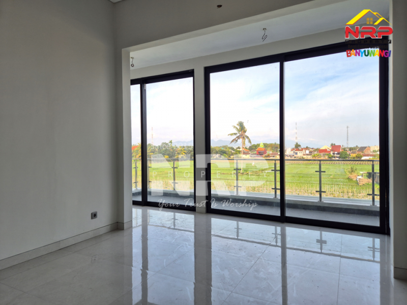Dijual Rumah Mewah dan Baru di Kebalenan - Banyuwangi  Dijual Rumah Mewah dan Baru di Kebalenan - Banyuwangi  Dijual Rumah Mewah dan Baru di Kebalenan - Banyuwangi&nbsp;
Rumah mewah dengan desain modern, tampilan elegan, dan privasi yang lebih terjaga.
Rumah ini bisa NRP BANYUWANGI