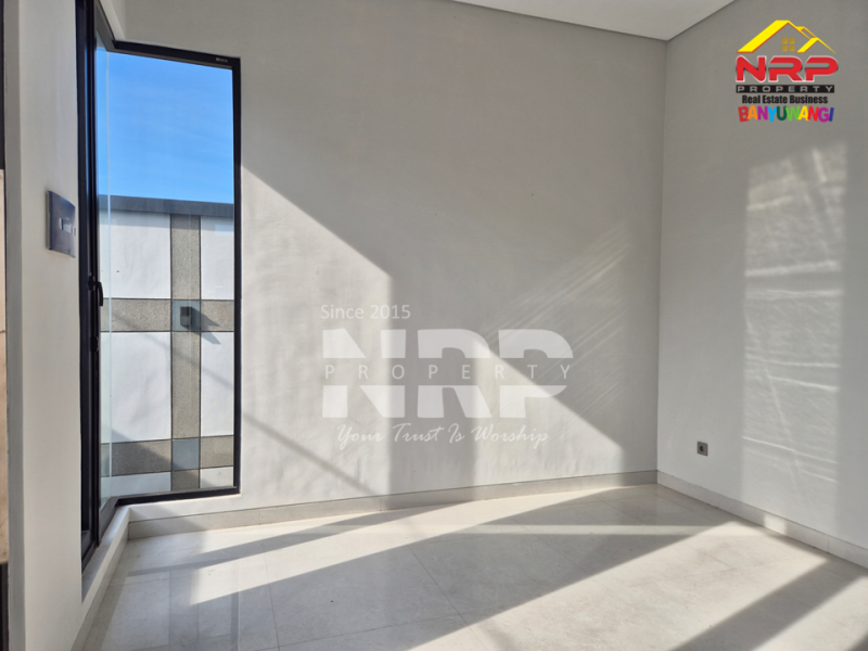 Dijual Rumah Mewah dan Baru di Kebalenan - Banyuwangi  Dijual Rumah Mewah dan Baru di Kebalenan - Banyuwangi  Dijual Rumah Mewah dan Baru di Kebalenan - Banyuwangi&nbsp;
Rumah mewah dengan desain modern, tampilan elegan, dan privasi yang lebih terjaga.
Rumah ini bisa NRP BANYUWANGI