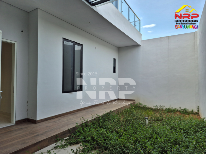 Dijual Rumah Mewah dan Baru di Kebalenan - Banyuwangi  Dijual Rumah Mewah dan Baru di Kebalenan - Banyuwangi  Dijual Rumah Mewah dan Baru di Kebalenan - Banyuwangi&nbsp;
Rumah mewah dengan desain modern, tampilan elegan, dan privasi yang lebih terjaga.
Rumah ini bisa NRP BANYUWANGI