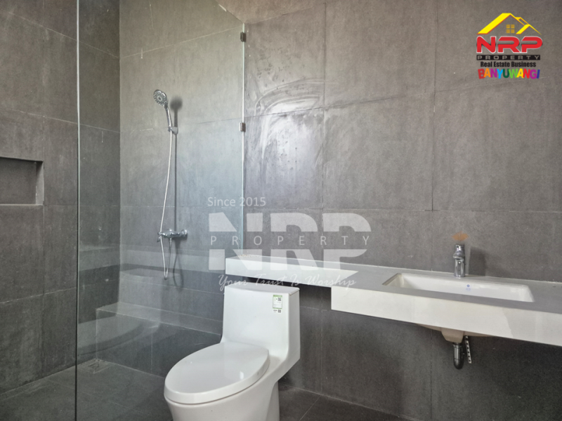 Dijual Rumah Mewah dan Baru di Kebalenan - Banyuwangi  Dijual Rumah Mewah dan Baru di Kebalenan - Banyuwangi  Dijual Rumah Mewah dan Baru di Kebalenan - Banyuwangi&nbsp;
Rumah mewah dengan desain modern, tampilan elegan, dan privasi yang lebih terjaga.
Rumah ini bisa NRP BANYUWANGI