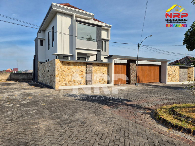 Dijual Rumah Mewah dan Baru di Kebalenan - Banyuwangi  Dijual Rumah Mewah dan Baru di Kebalenan - Banyuwangi  Dijual Rumah Mewah dan Baru di Kebalenan - Banyuwangi&nbsp;
Rumah mewah dengan desain modern, tampilan elegan, dan privasi yang lebih terjaga.
Rumah ini bisa NRP BANYUWANGI