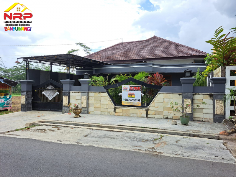 Dijual Rumah Mewah Full Prabot Di Jalan Ikan Layur, Sobo - Banyuwangi  Dijual Rumah Mewah Full Prabot Di Jalan Ikan Layur, Sobo - Banyuwangi  Dijual Rumah Mewah Full Prabot Di Jalan Ikan Layur, Sobo - Banyuwangi
Hunian Strategis di Pusat Kota . 300 Meter dari Hotel Santika Banyuwangi.
Dekat dengan NRP BANYUWANGI