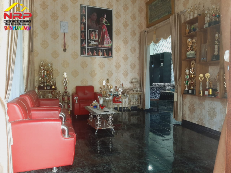 Dijual Rumah Mewah Full Prabot Di Jalan Ikan Layur, Sobo - Banyuwangi  Dijual Rumah Mewah Full Prabot Di Jalan Ikan Layur, Sobo - Banyuwangi  Dijual Rumah Mewah Full Prabot Di Jalan Ikan Layur, Sobo - Banyuwangi
Hunian Strategis di Pusat Kota . 300 Meter dari Hotel Santika Banyuwangi.
Dekat dengan NRP BANYUWANGI