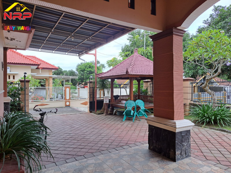 Dijual Rumah Mewah Hook Siap Huni 300 Meter dari Jl. Letkol Istiqlal - Banyuwangi  Dijual Rumah Mewah Hook Siap Huni 300 Meter dari Jl. Letkol Istiqlal - Banyuwangi  Dijual Rumah Mewah Hook Siap Huni 300 Meter dari Jl. Letkol Istiqlal - Banyuwangi
Berada di Lingkungan RSUD Blambangan, RS. Yasmin dan STIKES NRP BANYUWANGI