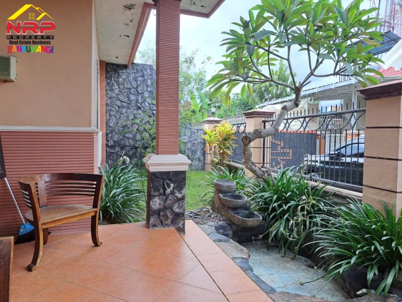 Dijual Rumah Mewah Hook Siap Huni 300 Meter dari Jl. Letkol Istiqlal - Banyuwangi  Dijual Rumah Mewah Hook Siap Huni 300 Meter dari Jl. Letkol Istiqlal - Banyuwangi  Dijual Rumah Mewah Hook Siap Huni 300 Meter dari Jl. Letkol Istiqlal - Banyuwangi
Berada di Lingkungan RSUD Blambangan, RS. Yasmin dan STIKES NRP BANYUWANGI