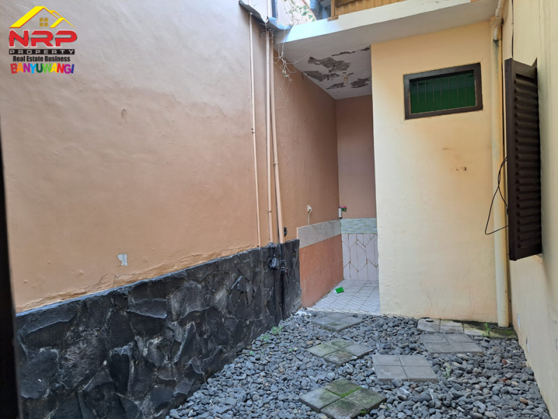 Dijual Rumah Mewah Hook Siap Huni 300 Meter dari Jl. Letkol Istiqlal - Banyuwangi  Dijual Rumah Mewah Hook Siap Huni 300 Meter dari Jl. Letkol Istiqlal - Banyuwangi  Dijual Rumah Mewah Hook Siap Huni 300 Meter dari Jl. Letkol Istiqlal - Banyuwangi
Berada di Lingkungan RSUD Blambangan, RS. Yasmin dan STIKES NRP BANYUWANGI